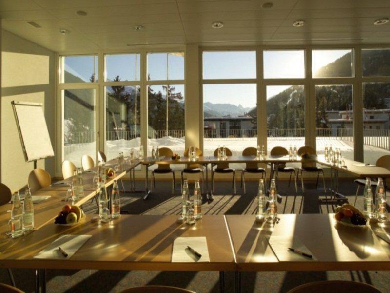 Mountain Plaza Hotel Davos Facilities photo